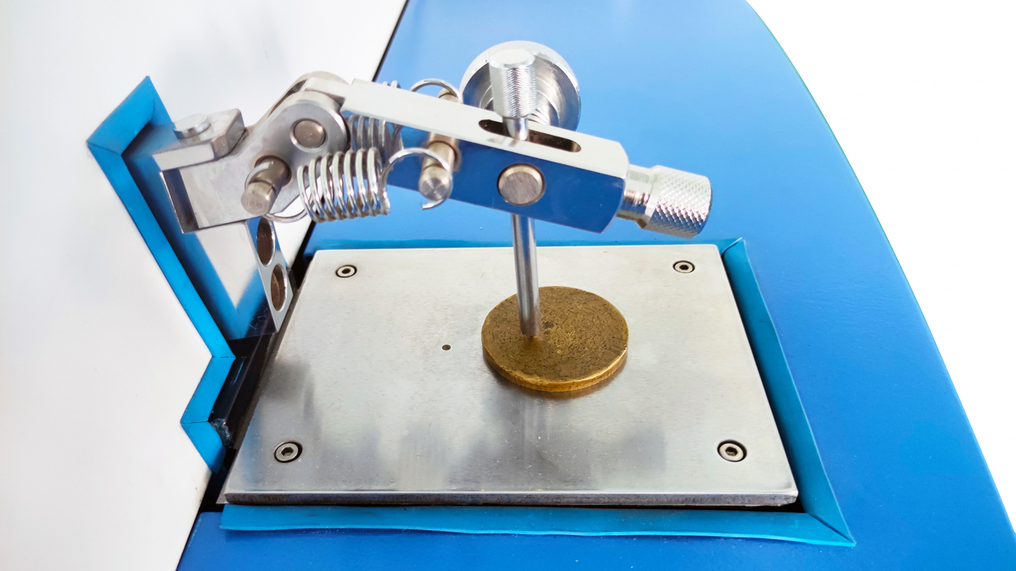 Стационарный искровой оптико-эмиссионный спектрометр CXR-1000